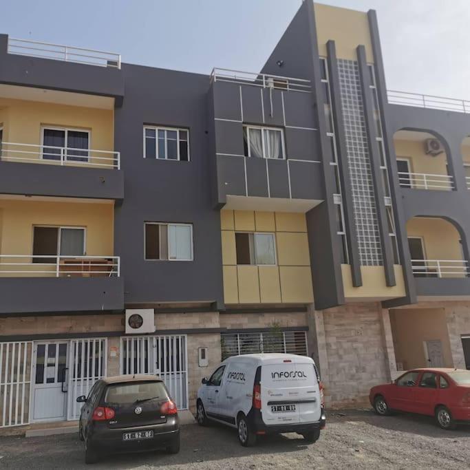 Ellen Apartamento T0 - Inforsal เอสปาร์โกส ภายนอก รูปภาพ
